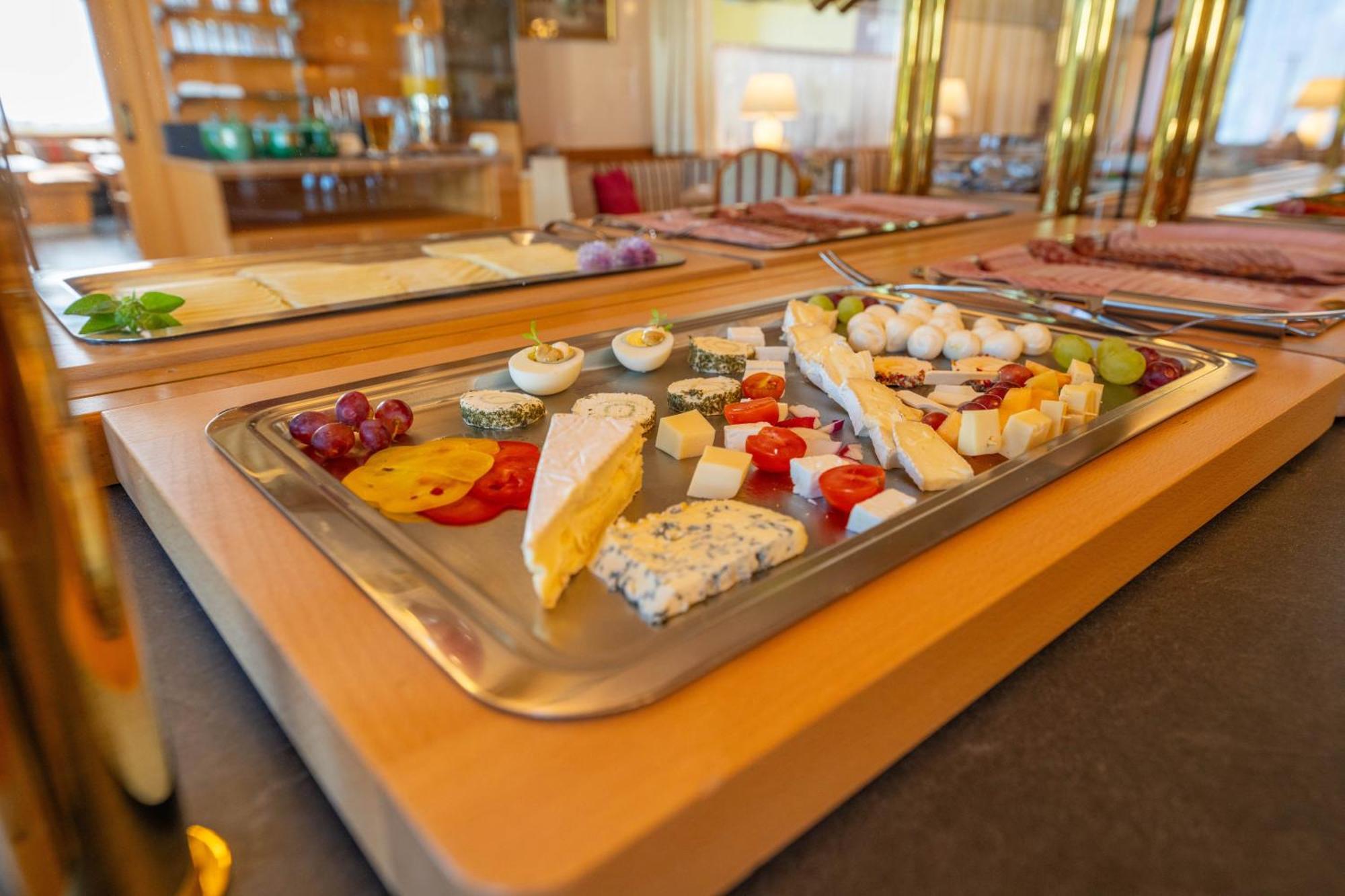 Strandhotel Schabus Velden am Woerthersee Luaran gambar